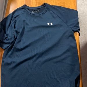 Navy under armour dry fit shirt
